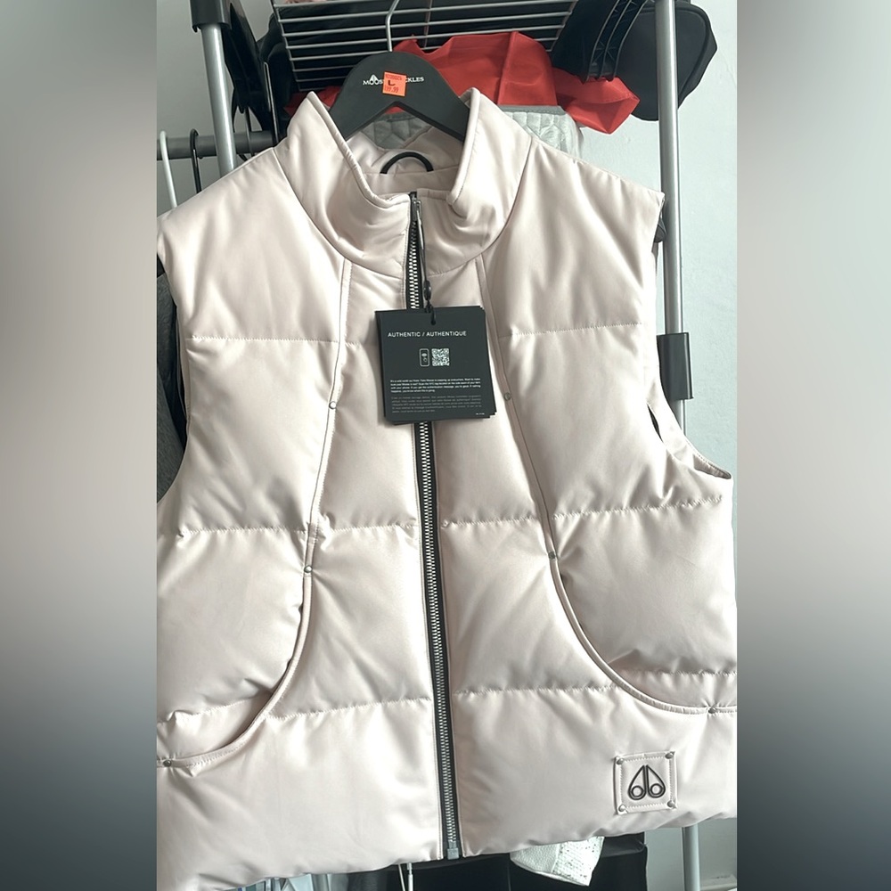 Brand new moose knuckles vest woman’s large